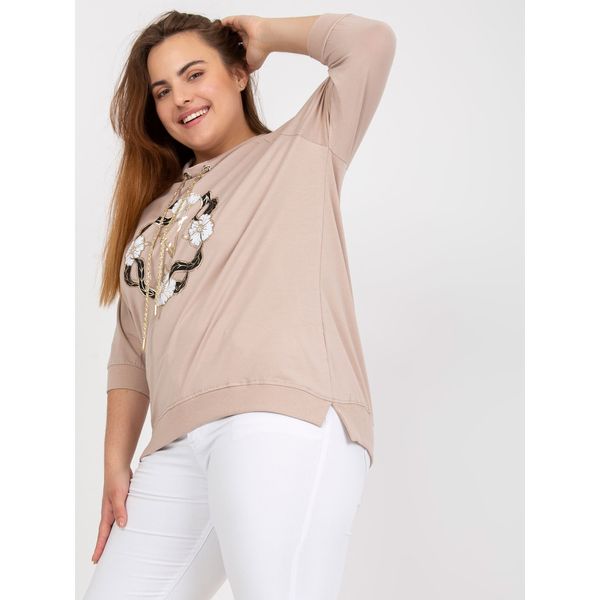 Fashionhunters Plus size beige cotton blouse with an applique