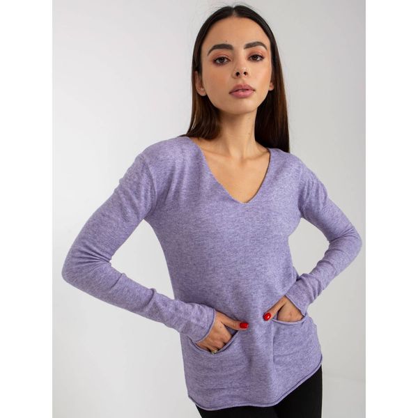 Fashionhunters Purple women's classic sweater with pockets
