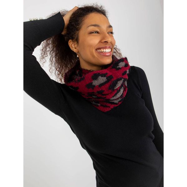 Fashionhunters Red and black women's winter scarf with an animal pattern