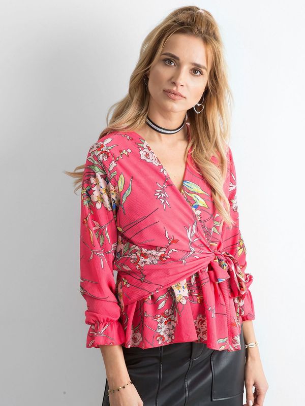 Fashionhunters Różowa bluzka kwiatowa z wiązaniem