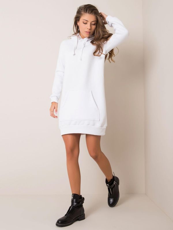 Fashionhunters RUE PARIS Biała sukienka z kapturem