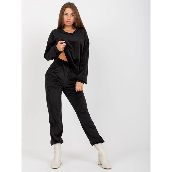 Fashionhunters RUE PARIS black smooth velor blouse with a neckline