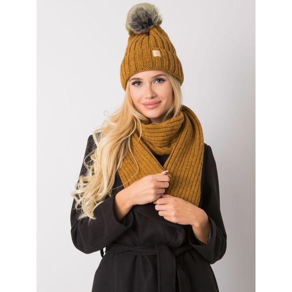 Fashionhunters RUE PARIS Dark yellow winter hat and scarf set