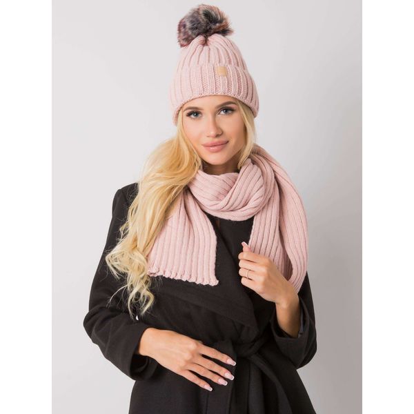 Fashionhunters RUE PARIS Light pink set, winter hat and scarf