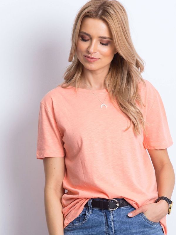 Fashionhunters Salmon T-shirt with neck at back