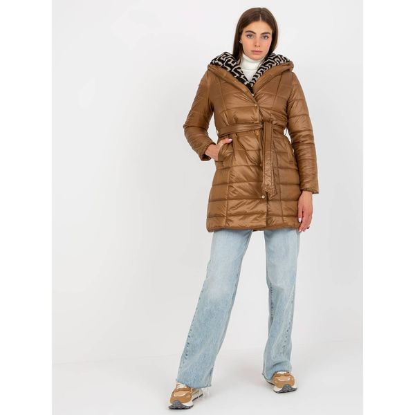 Fashionhunters Transitional camel quilted jacket with a belt