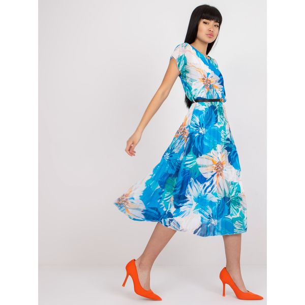 Fashionhunters White and blue pleated midi dress with flowers