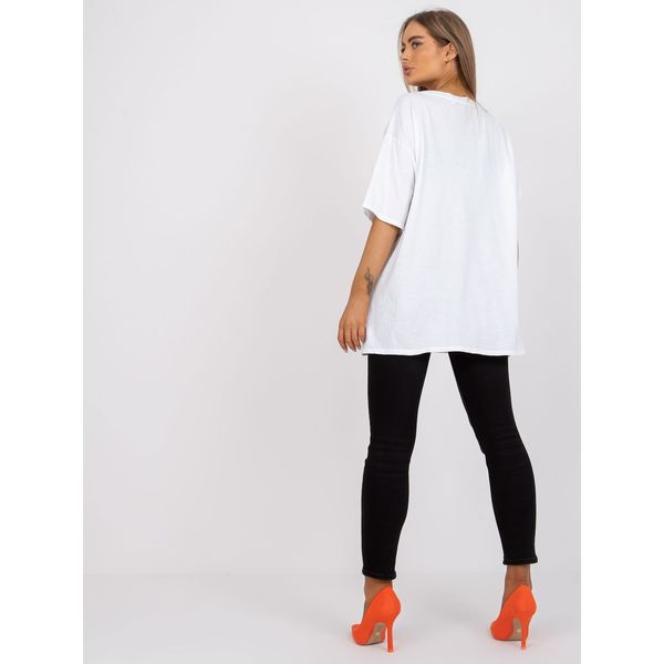 Fashionhunters White and orange cotton t-shirt with an application