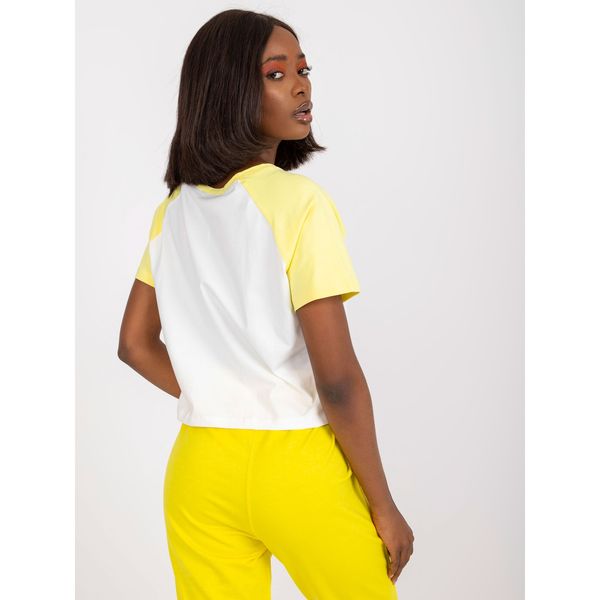 Fashionhunters White and yellow t-shirt with a cotton print