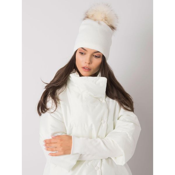 Fashionhunters White winter hat with pompoms