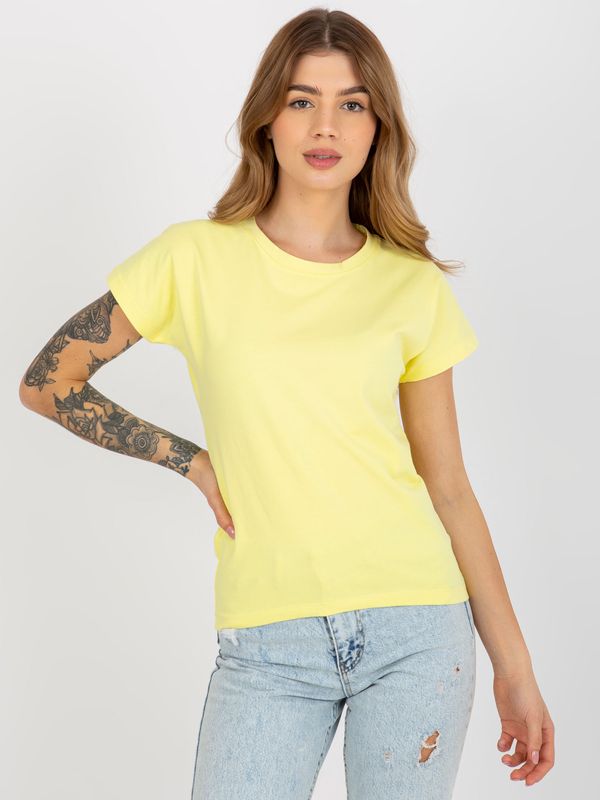 Fashionhunters Women's Basic T-shirt with round neckline - yellow