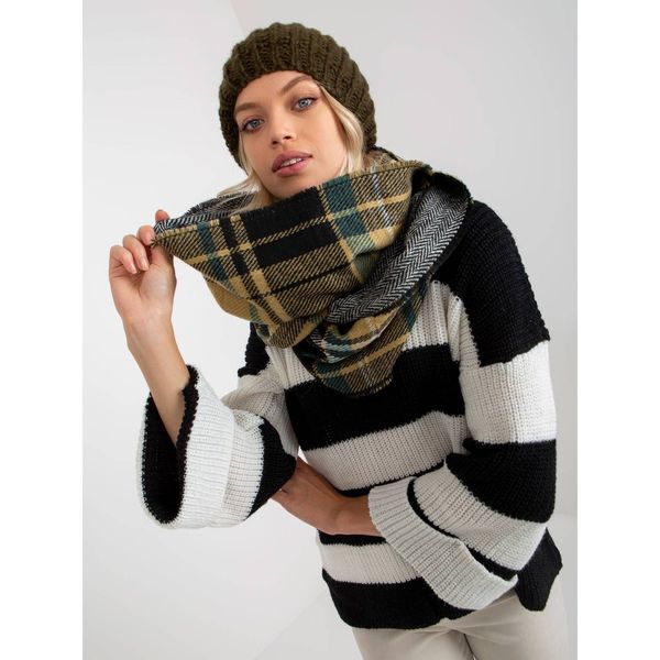 Fashionhunters Women's black and beige checkered winter snood