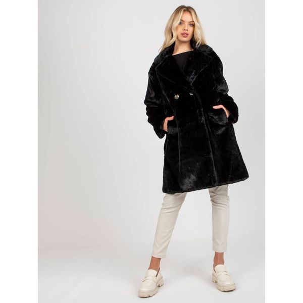 Fashionhunters Women's black fur coat with pockets OH BELLA