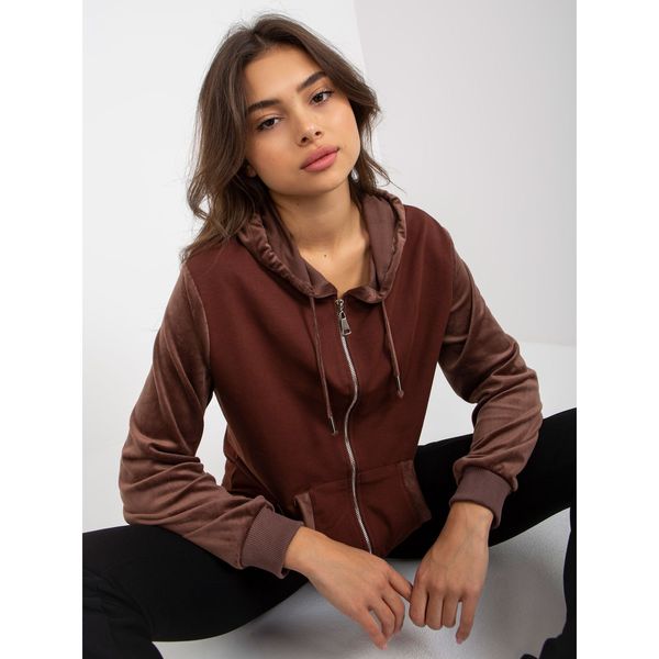 Fashionhunters Women's brown sweatshirt with a zip with a hood