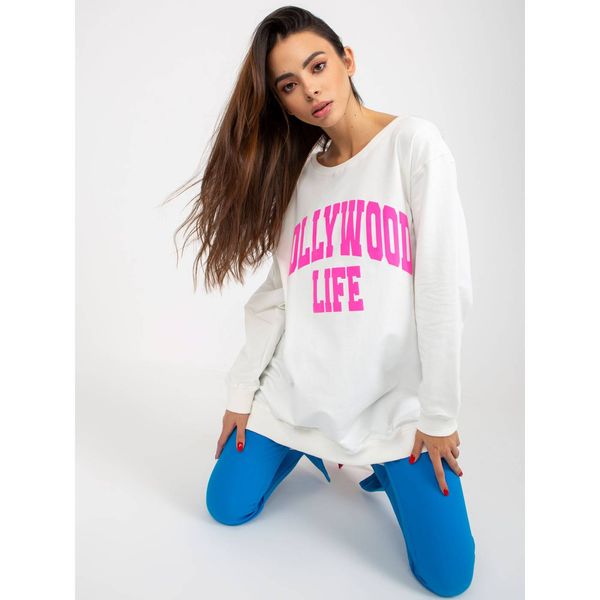 Fashionhunters Women's ecru-pink long oversize sweatshirt with a print