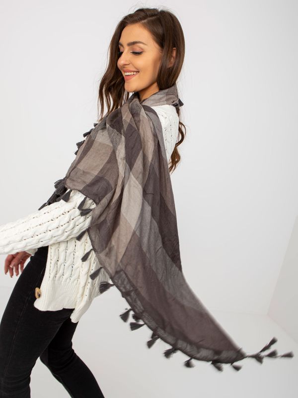 Fashionhunters Women's gray scarf with fringes