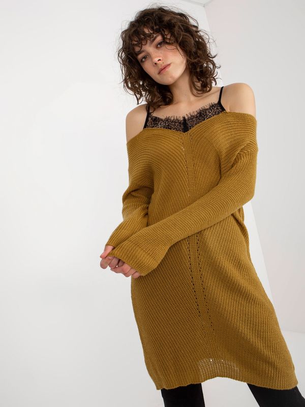 Fashionhunters Women's long sweater with lace - yellow