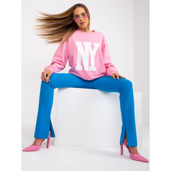Fashionhunters Women's pink sweatshirt with a cotton print