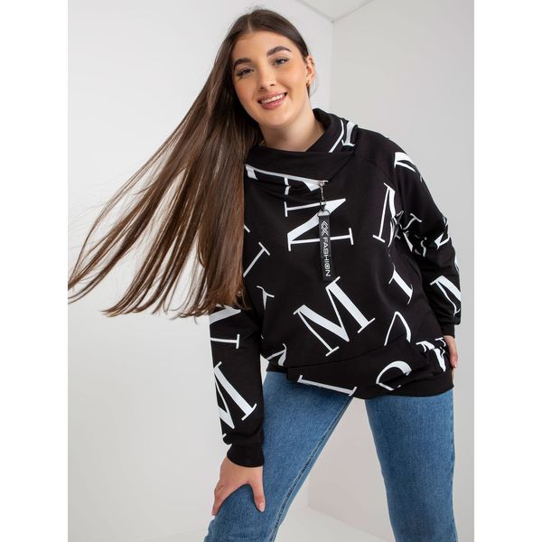 Fashionhunters Women's plus size black kangaroo printed sweatshirt