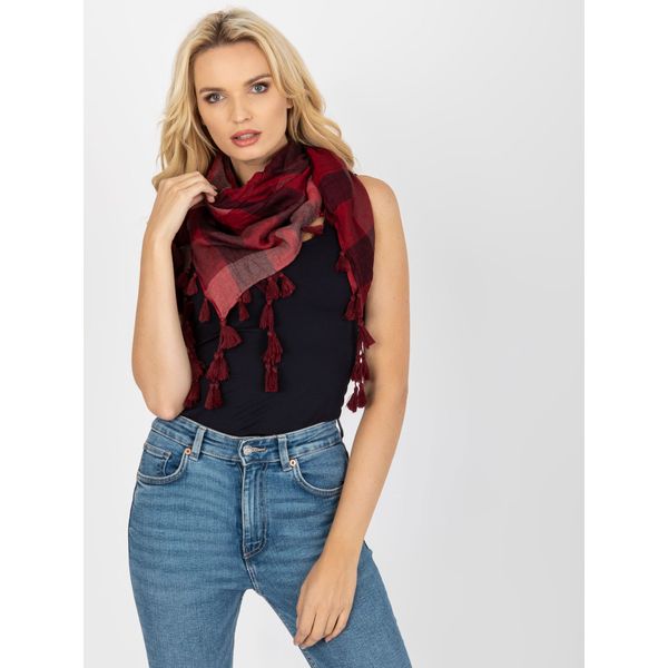 Fashionhunters Women's red scarf with fringes
