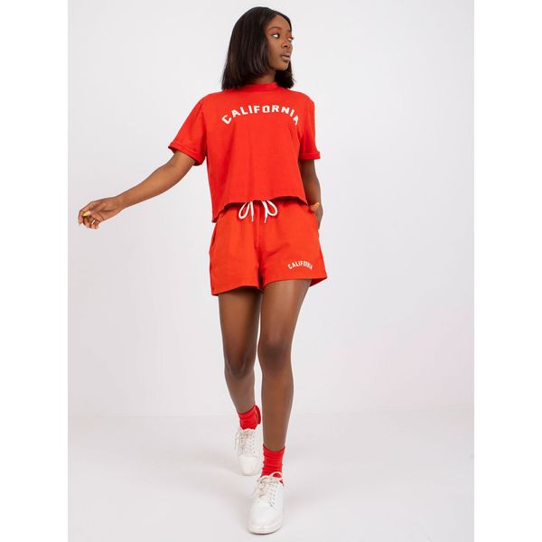 Fashionhunters Women's red summer set with a t-shirt