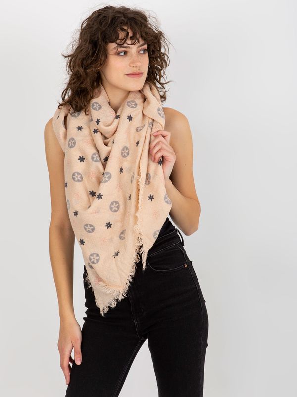 Fashionhunters Women's scarf with print - pink