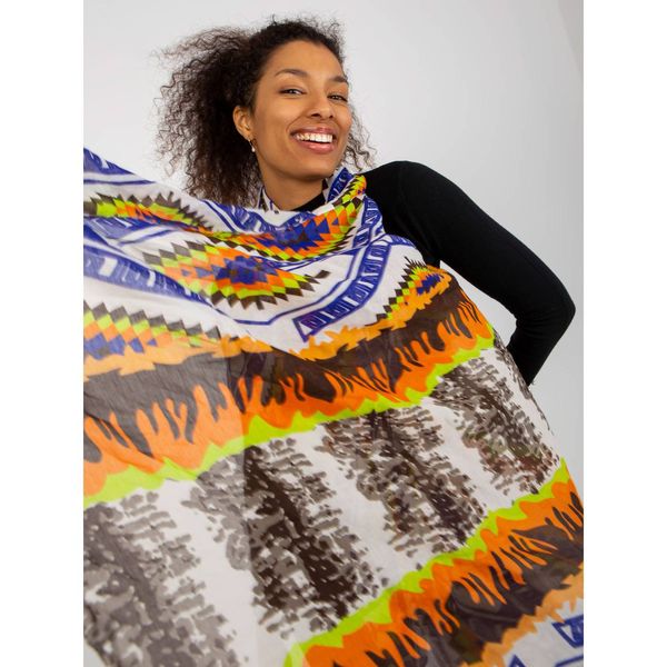 Fashionhunters Women's shawl with colorful patterns