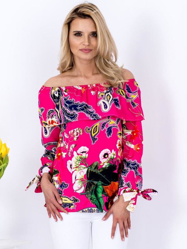Fashionhunters Wzorzysta hiszpańska bluzka z wiązanymi rękawami różowy