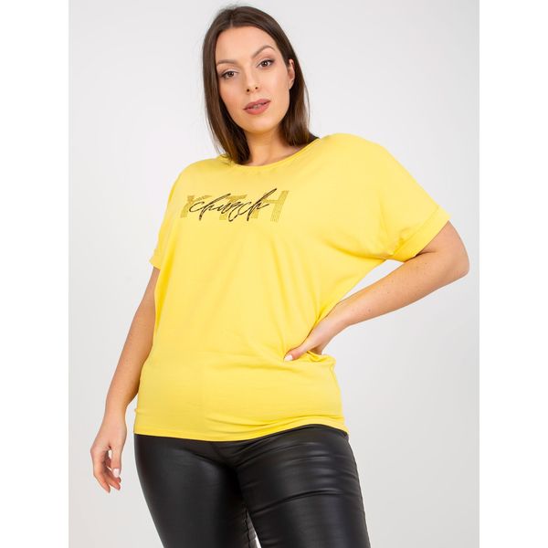 Fashionhunters Yellow plus size t-shirt with an applique