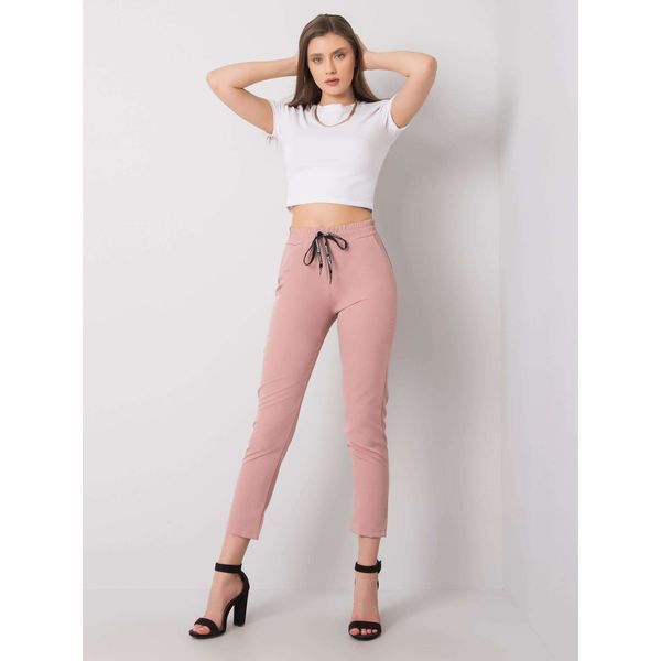 Fashionhunters Zgaszone różowe spodnie damskie z tkaniny