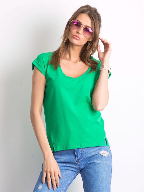 Fashionhunters Zielony t-shirt z bawełny z dekoltem w serek