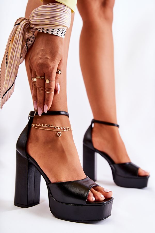Kesi Fashionable high heel sandals black besso