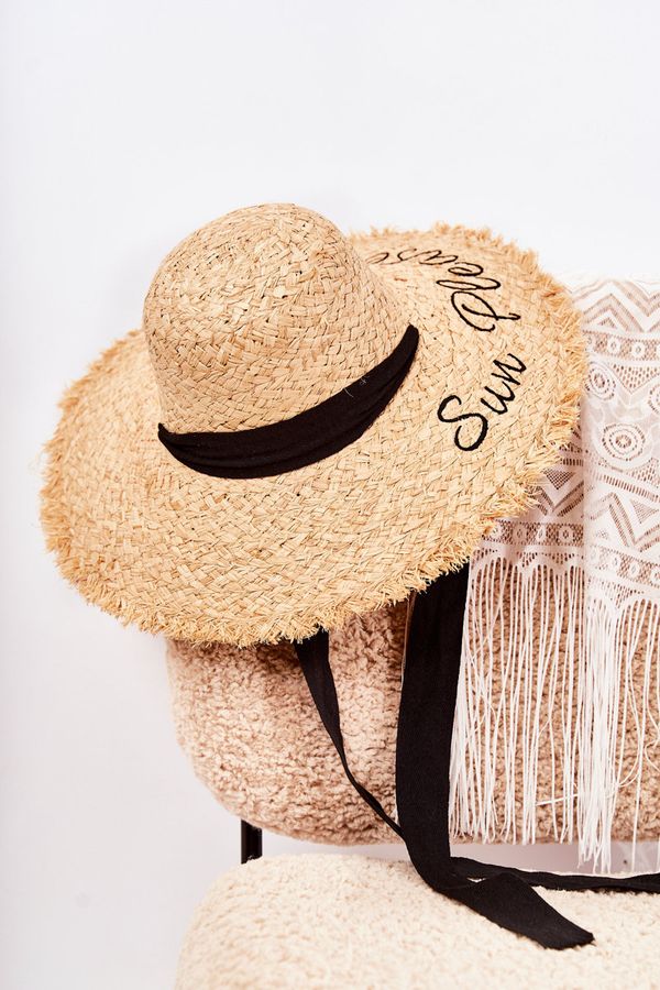 Kesi Lady's cap with black stripe beige Marsela