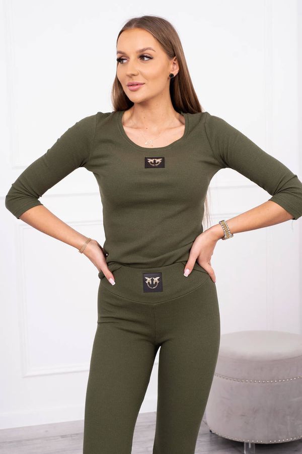 Kesi Ribbed blouse + khaki leggings