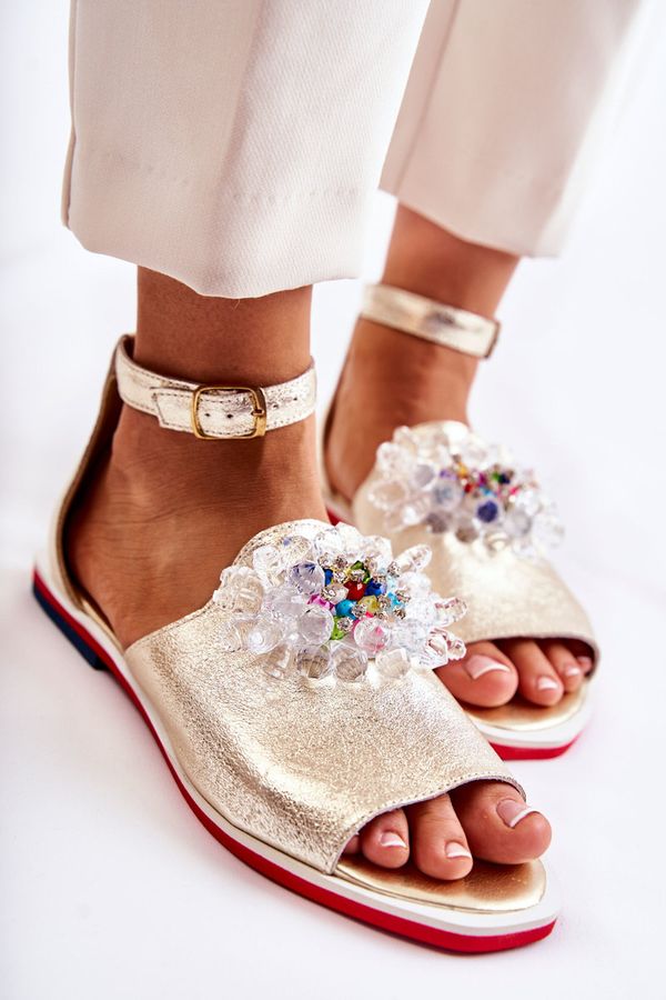 Kesi Women's leather sandals with Nevassa Gold decoration