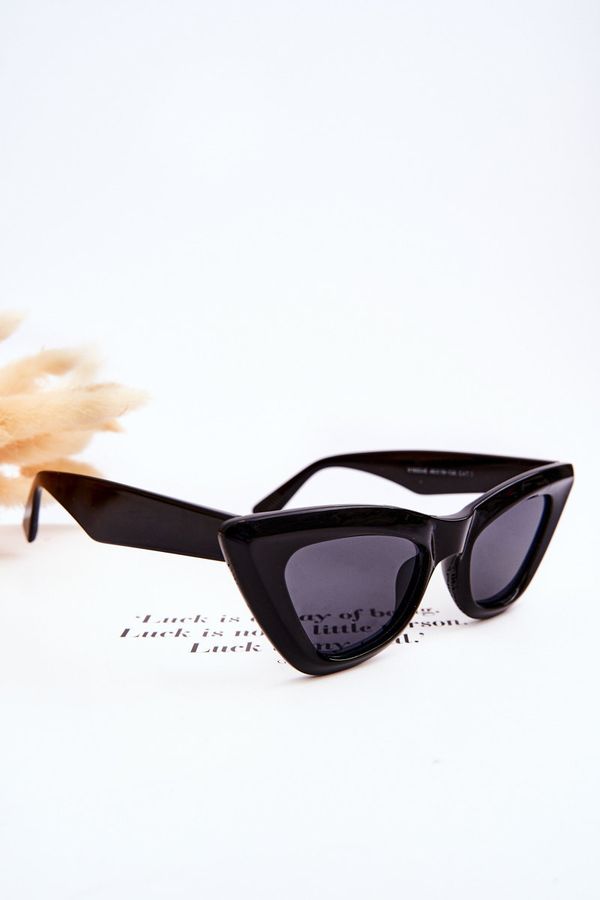 Kesi Women's Sunglasses Cat's Eye V100045 Black