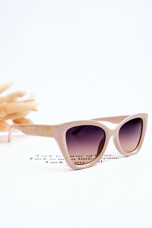 Kesi Women's sunglasses with M2404 Beige inscription