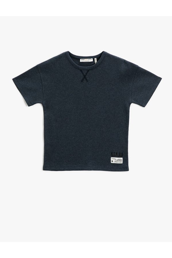 Koton Koton Basic Short Sleeve T-Shirt Label Detailed Textured