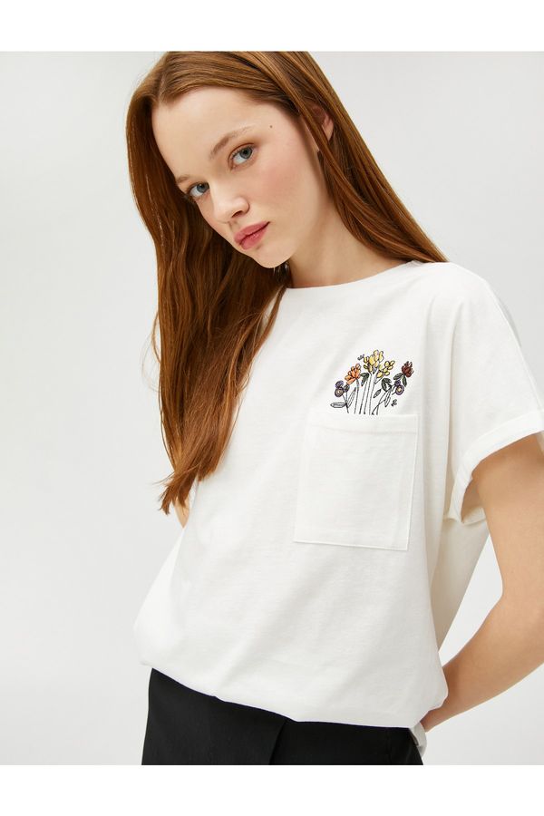 Koton Koton Crew Neck T-Shirt Short Sleeved Pocket Detailed Embroidered