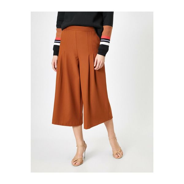 Koton Koton Short Leg Pleated Flowy Trousers