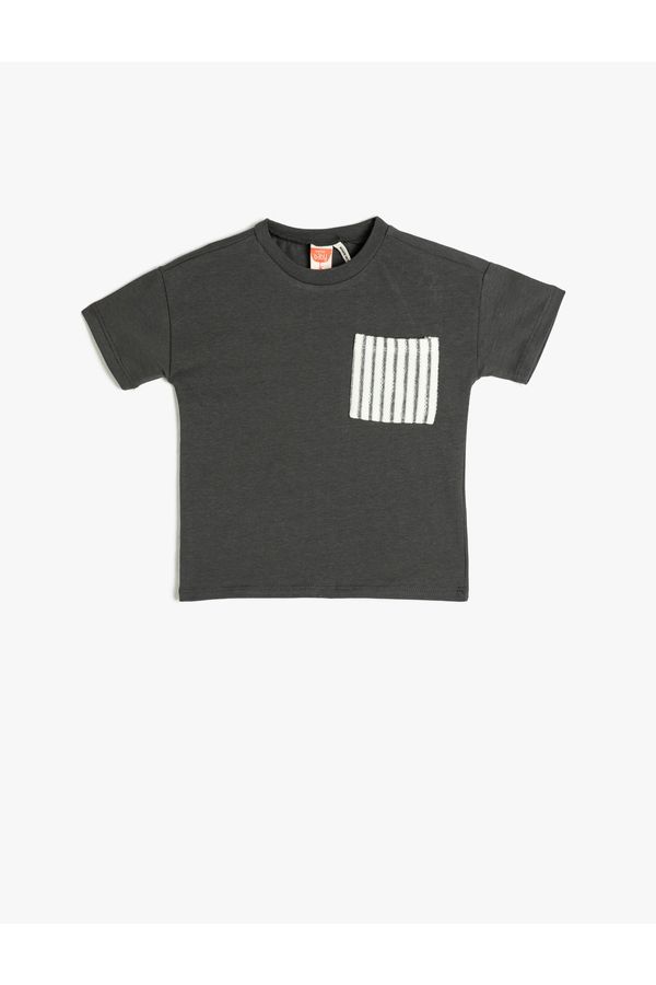 Koton Koton T-Shirt Short Sleeve Crew Neck Single Pocket Detailed Cotton