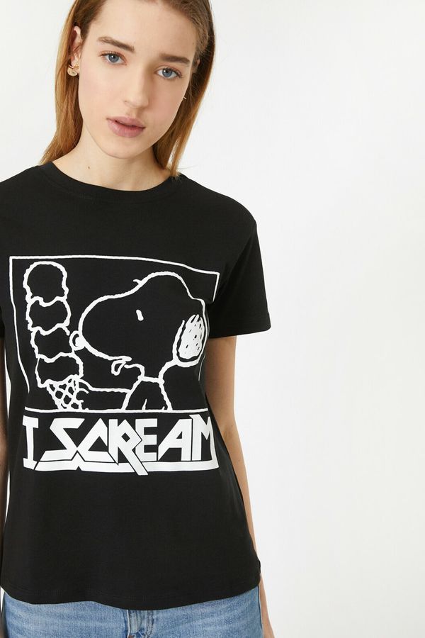 Koton Koton Women Black Snoopy Printed Crew Neck Licencjonowana koszulka
