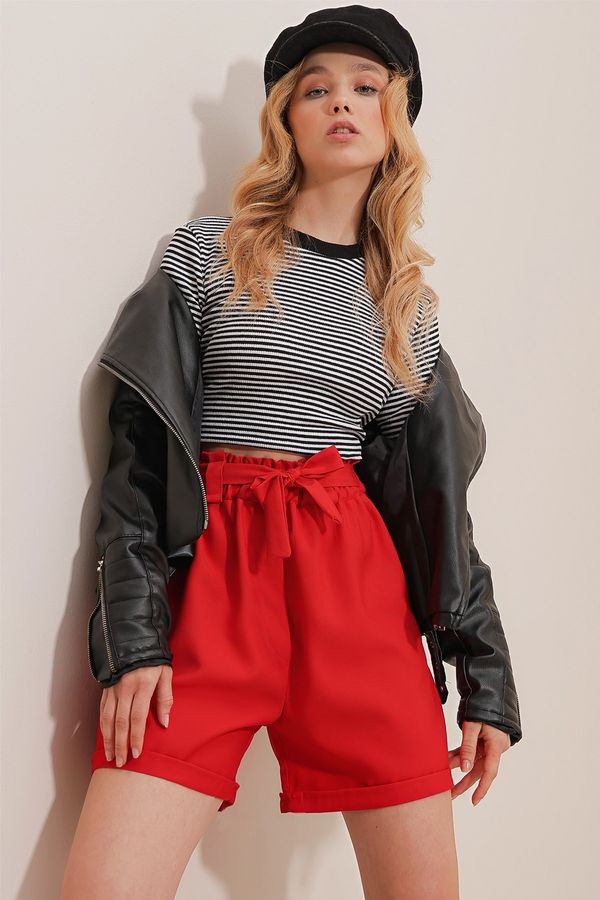 Trend Alaçatı Stili Trend Alaçatı Stili Shorts - Red - Normal Waist