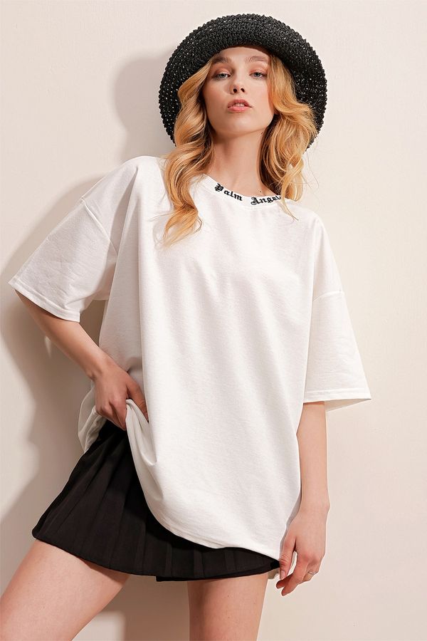 Trend Alaçatı Stili Trend Alaçatı Stili T-Shirt - White - Oversize