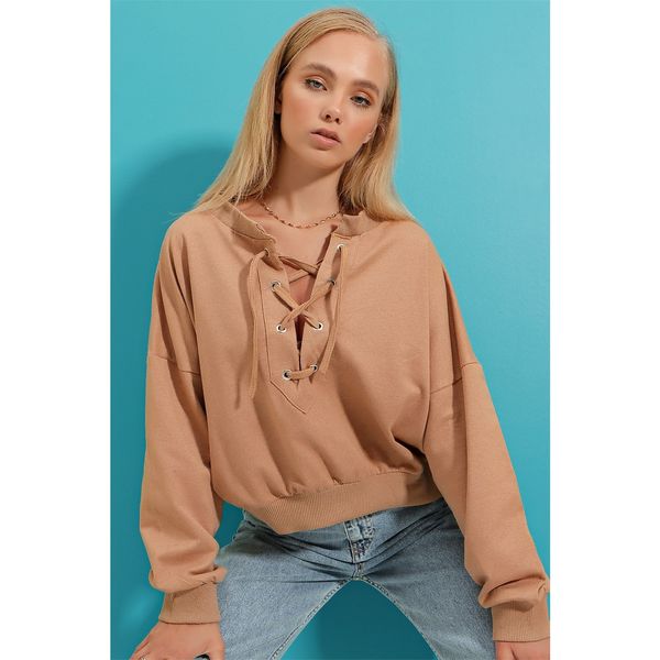 Trend Alaçatı Stili Trend Alaçatı Stili Women's Biscuit Front Lace-up Oversized Sweatshirt