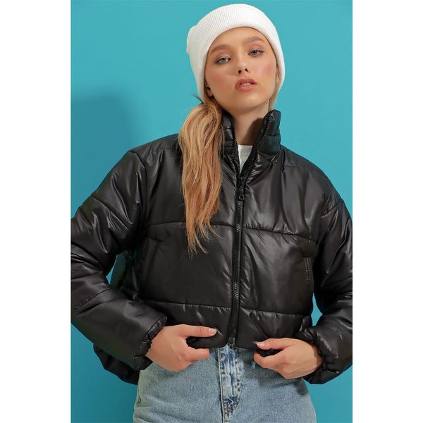 Trend Alaçatı Stili Trend Alaçatı Stili Women's Black Stand Collar Double Pockets Elastic Waist Inflatable Puffer Coat