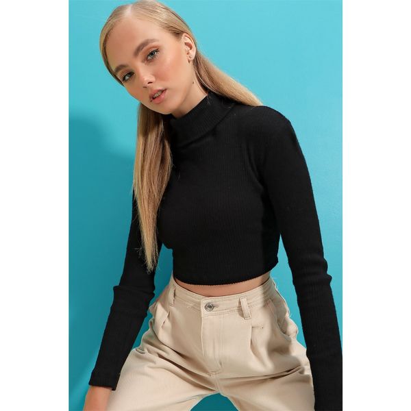 Trend Alaçatı Stili Trend Alaçatı Stili Women's Black Turtleneck Corduroy Basic Crop Body Blouse