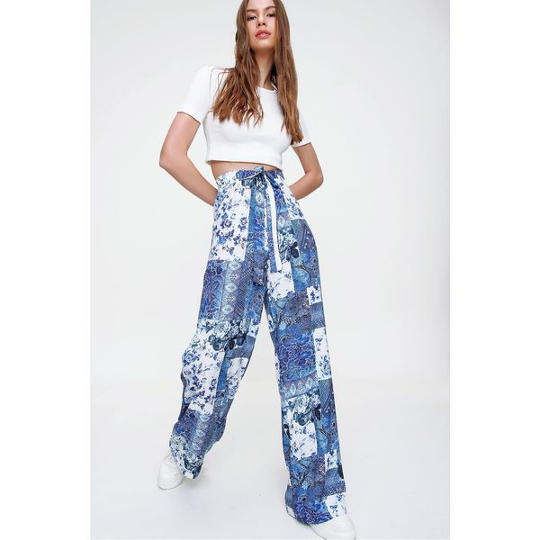 Trend Alaçatı Stili Trend Alaçatı Stili Women's Blue Patterned Casual Cut Trousers