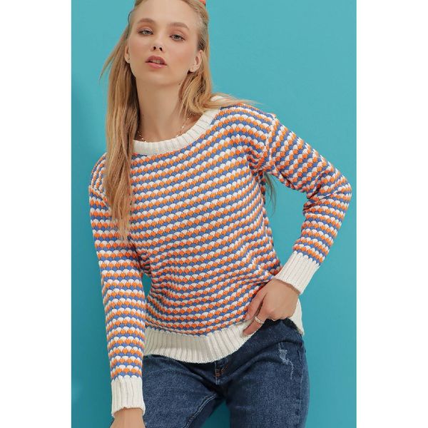 Trend Alaçatı Stili Trend Alaçatı Stili Women's Ecru Crew Neck Patterned Knitwear Winter Sweater