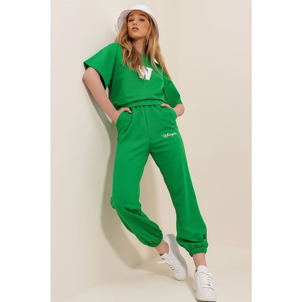 Trend Alaçatı Stili Trend Alaçatı Stili Women's Grass Green W Printed Tracksuit